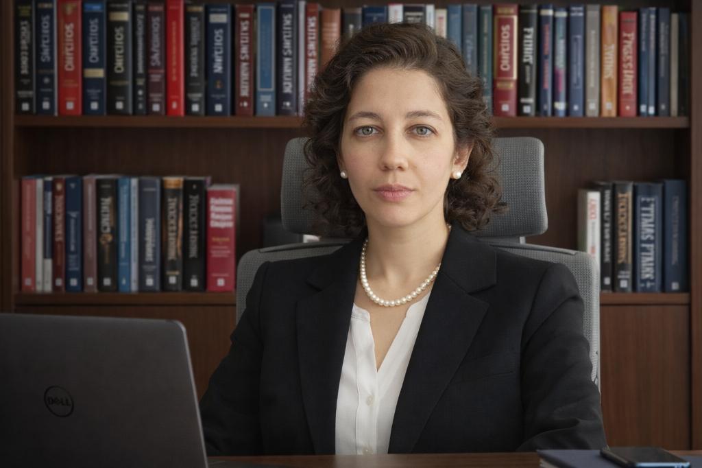 Dra. Ana Carolina Cruvinel Macor